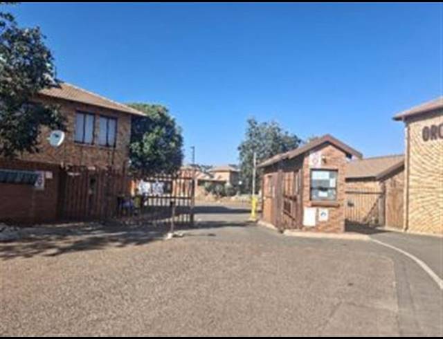2 BEDROOM APARTMENT FOR SALE IN THE ORCHARDS